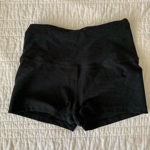Beyond Yoga Circuit High Waisted Shorts M